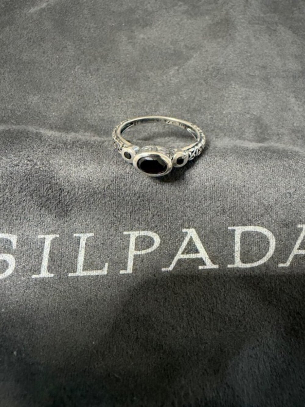 Silpada Retired "Little Black Dress" Black CZ Three Stone Ring R2398 Size 7